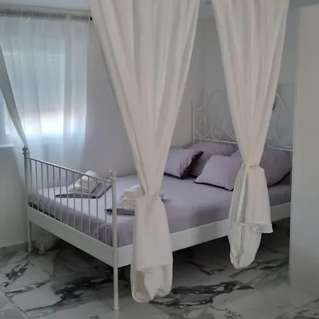 Enjoy The Silence In Old Private Penthouse Apartamento *