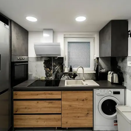Apartman Enjoy The Silence In Old Private Penthouse