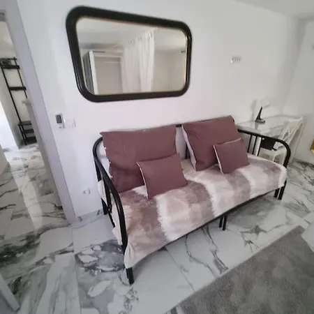 Apartamento Enjoy The Silence In Old Private Penthouse *