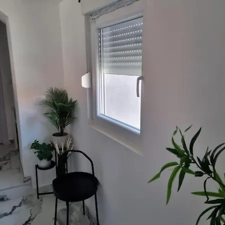 Enjoy The Silence In Old Private Penthouse Apartamento *