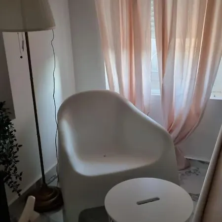 Enjoy The Silence In Old Private Penthouse Apartamento