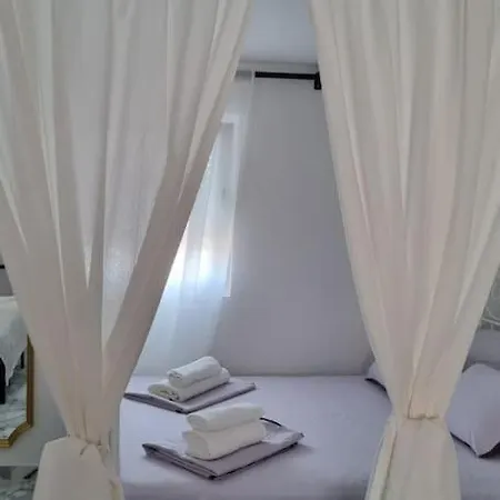 Enjoy The Silence In Old Private Penthouse Apartamento *