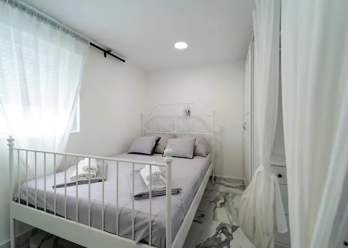Apartman Enjoy The Silence In Old Private Penthouse *