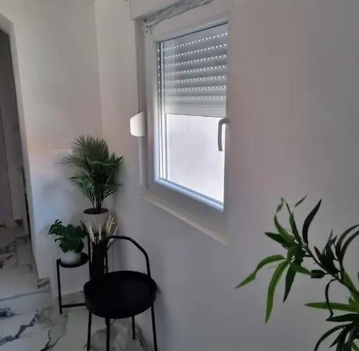 Enjoy The Silence In Old Private Penthouse Apartman *