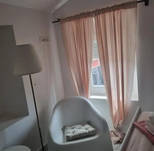 Enjoy The Silence In Old Private Penthouse Apartman Zadar