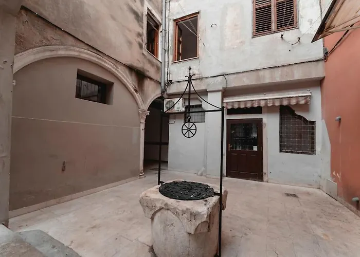 Apartman Enjoy The Silence In Old Private Penthouse *