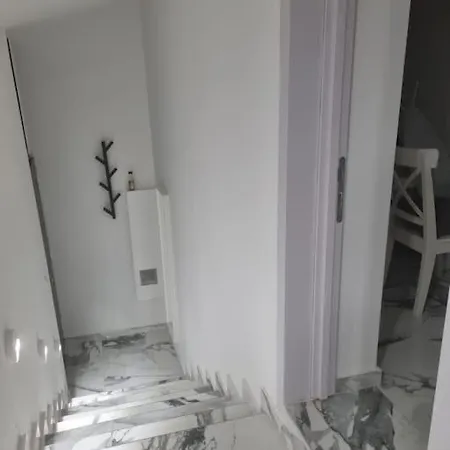 Enjoy The Silence In Old Private Penthouse 자다르