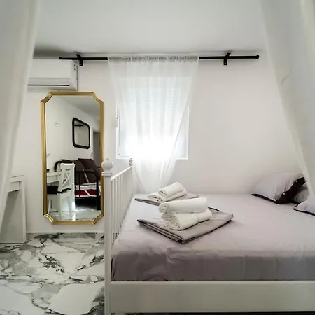 Enjoy The Silence In Old Private Penthouse *