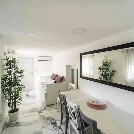 Enjoy The Silence In Old Private Penthouse * 자다르
