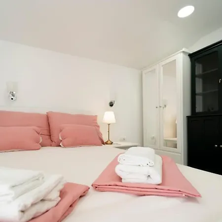 아파트 Enjoy The Silence In Old Private Penthouse