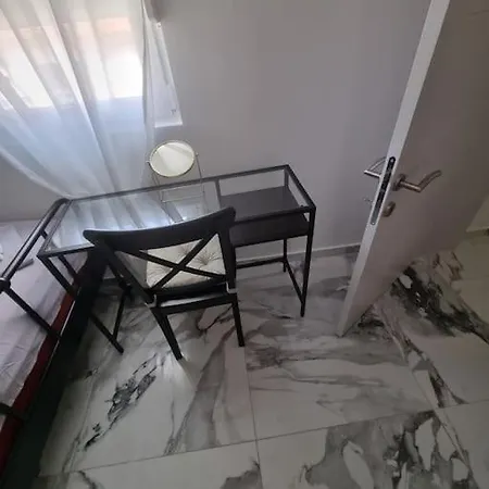 Enjoy The Silence In Old Private Penthouse 자다르
