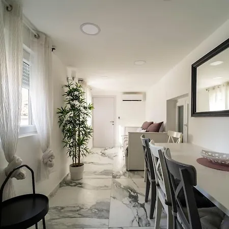 Enjoy The Silence In Old Private Penthouse *