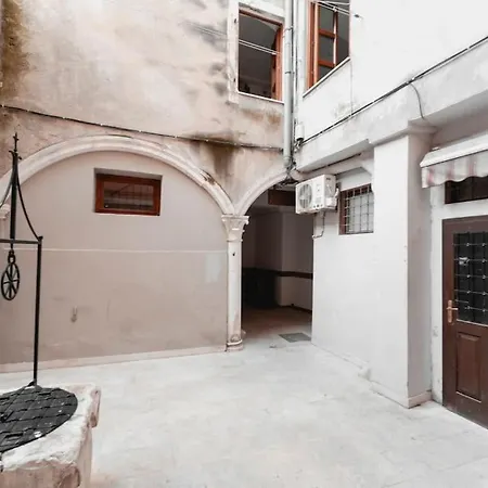 Apartment Enjoy The Silence In Old Private Penthouse *