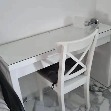 Enjoy The Silence In Old Private Penthouse 자다르