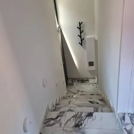 Enjoy The Silence In Old Private Penthouse Apartment *