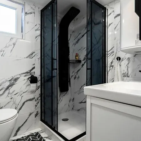 Enjoy The Silence In Old Private Penthouse *