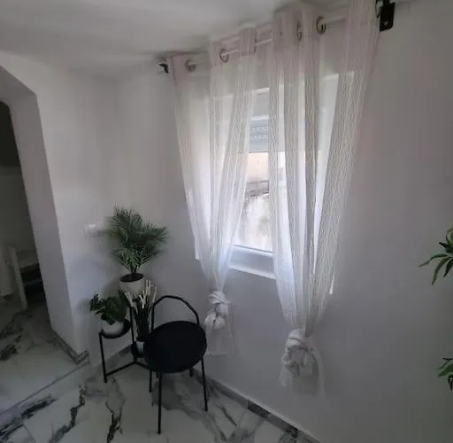 Enjoy The Silence In Old Private Penthouse 公寓 *