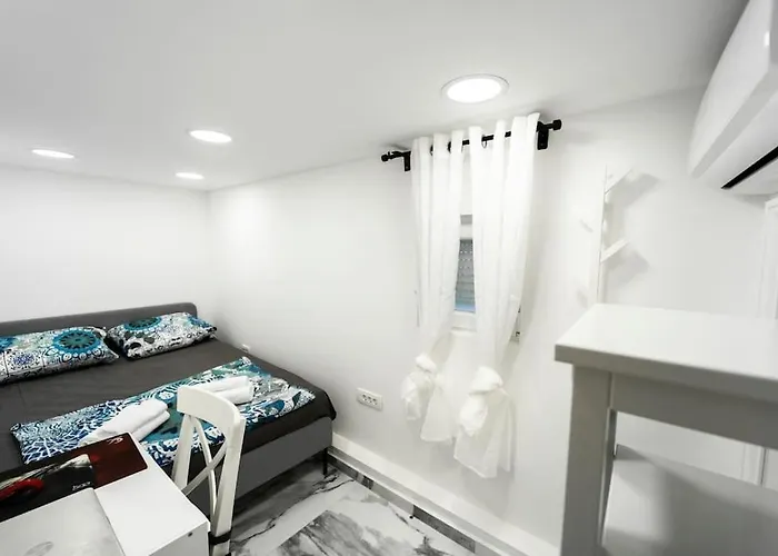 Enjoy The Silence In Old Private Penthouse Апартаменты Задар