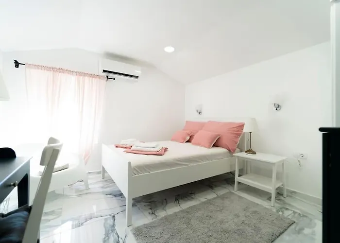 公寓 Enjoy The Silence In Old Private Penthouse 扎达尔