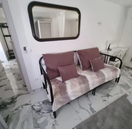 Апартаменты Enjoy The Silence In Old Private Penthouse *