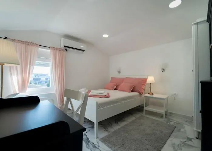 Enjoy The Silence In Old Private Penthouse *