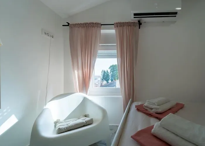 Апартаменты Enjoy The Silence In Old Private Penthouse