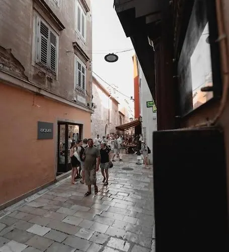 Enjoy The Silence In Old Private Penthouse 公寓 扎达尔