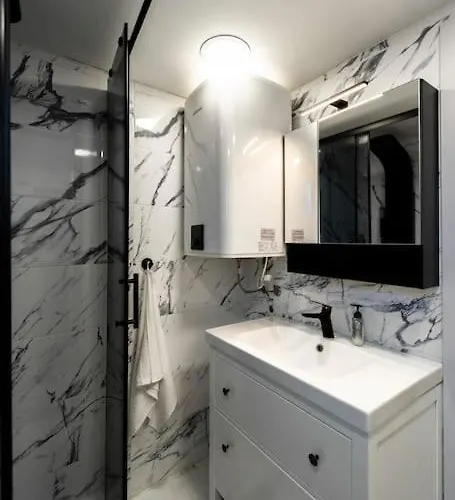 Enjoy The Silence In Old Private Penthouse *