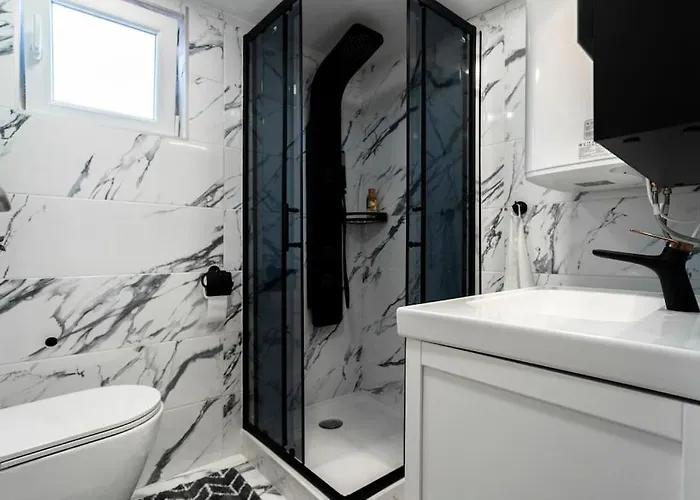 Enjoy The Silence In Old Private Penthouse *